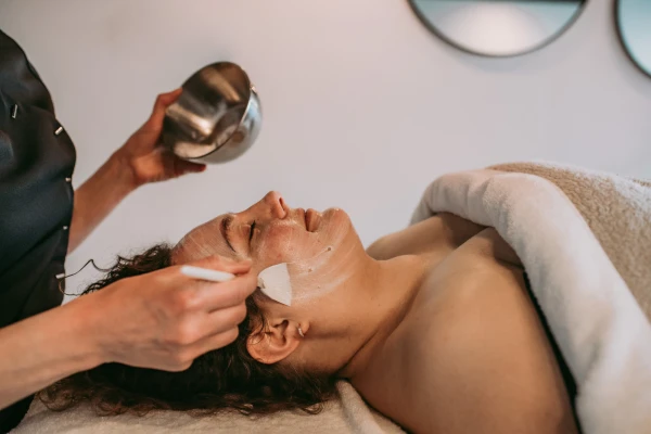 Huidverbetering, peeling, fijne lijntjes. Salon Sprankeling Beautycare de Weere, gemeente Opmeer, Hoogwoud, Spanbroek