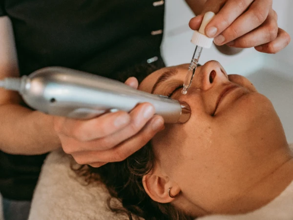 Mesotherapie naaldloos. Salon Sprankeling Beautycare de Weere, gemeente Opmeer. Huidverbetering Klapp cosmetics.